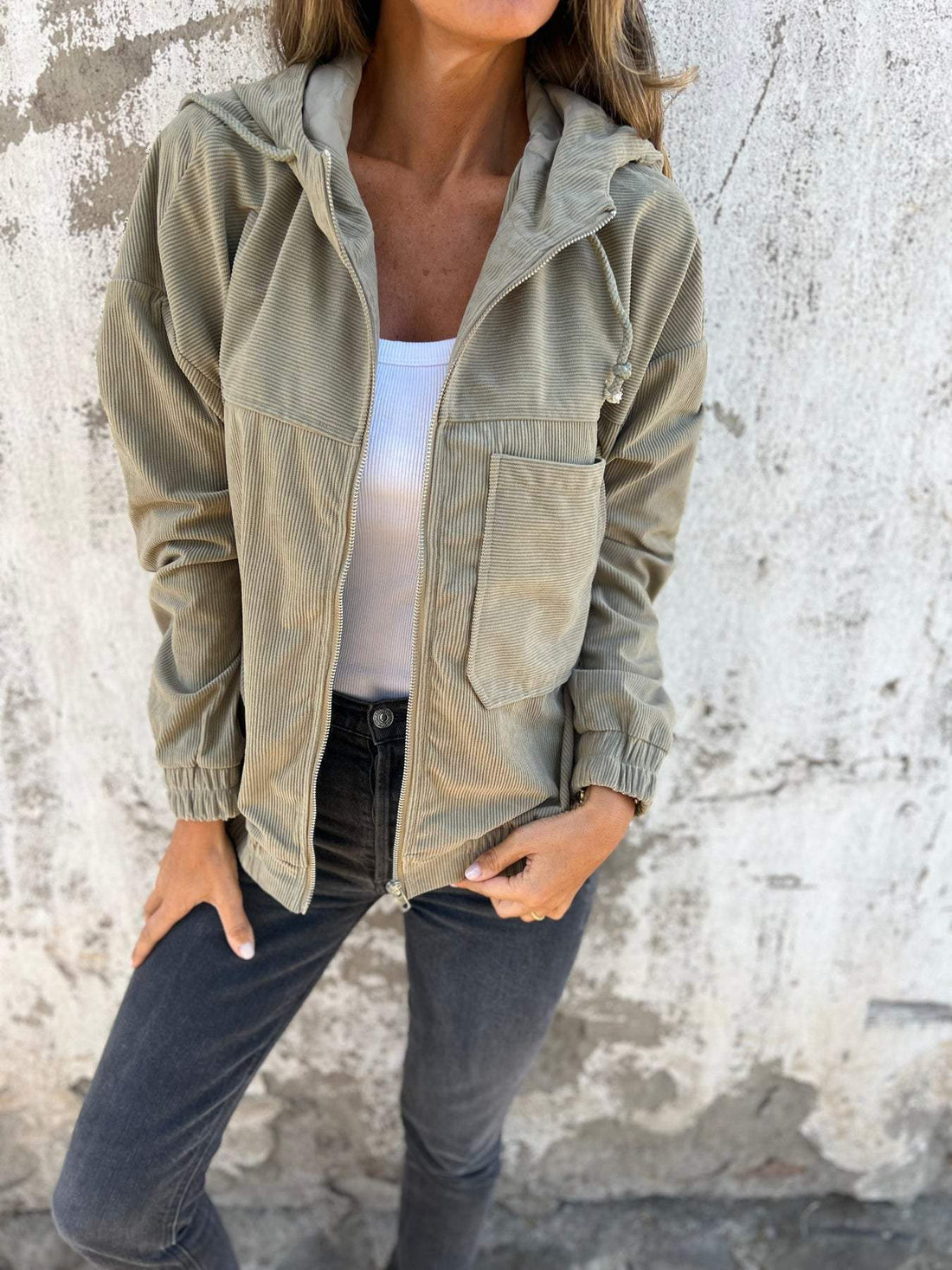 Ariellee – Casual Jacket with Hood and Zipper