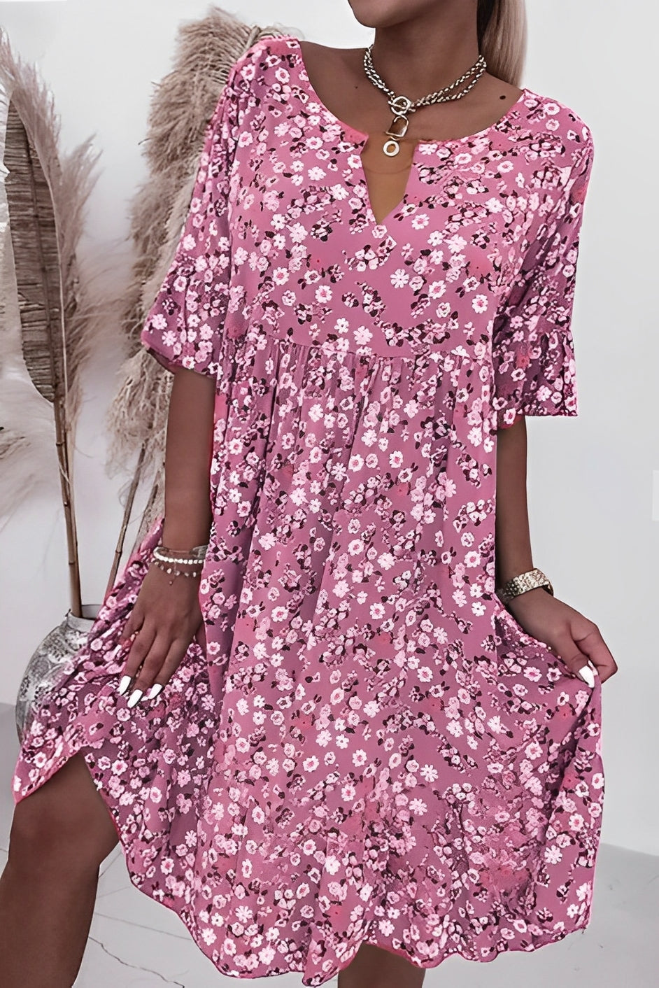 Muriel - Floral Pattern with V-Neck for Women