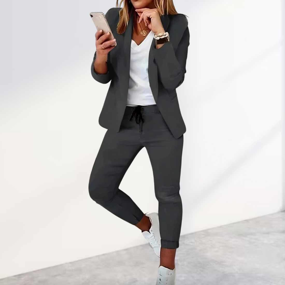 Amélie – Stylish Blazer and Matching Pants
