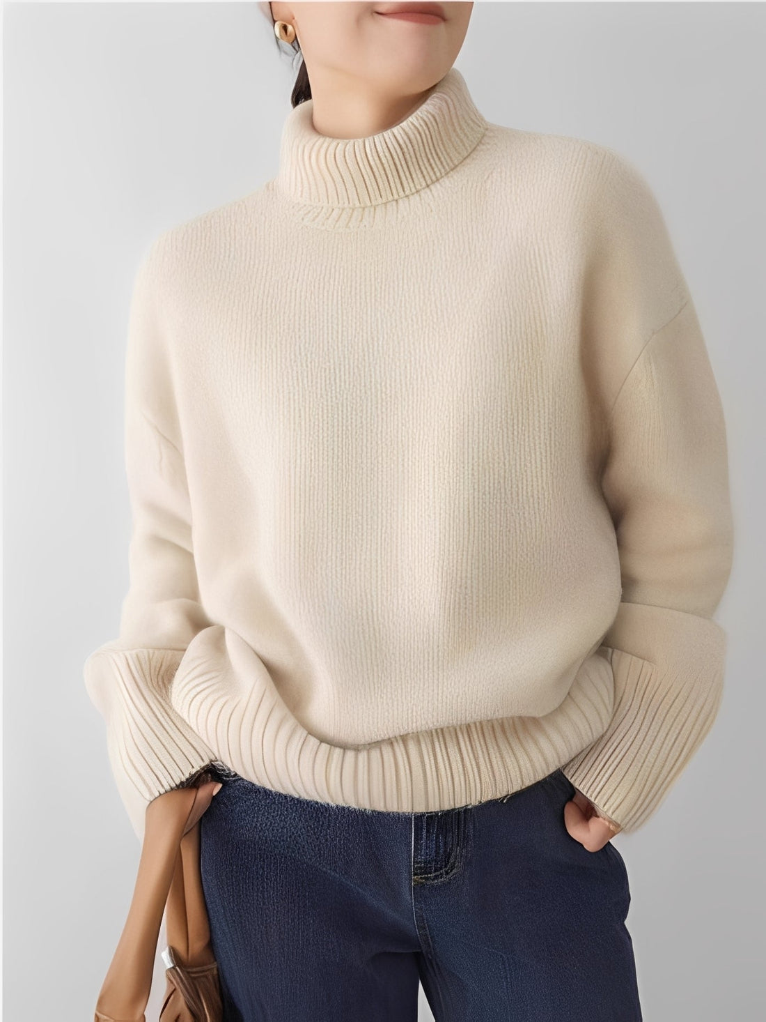 Adrienne - Stylish, loosely fitting cashmere turtleneck sweater