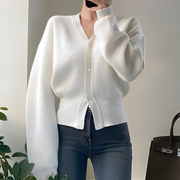 Carolyn - Classic, loose-knit cardigan for women