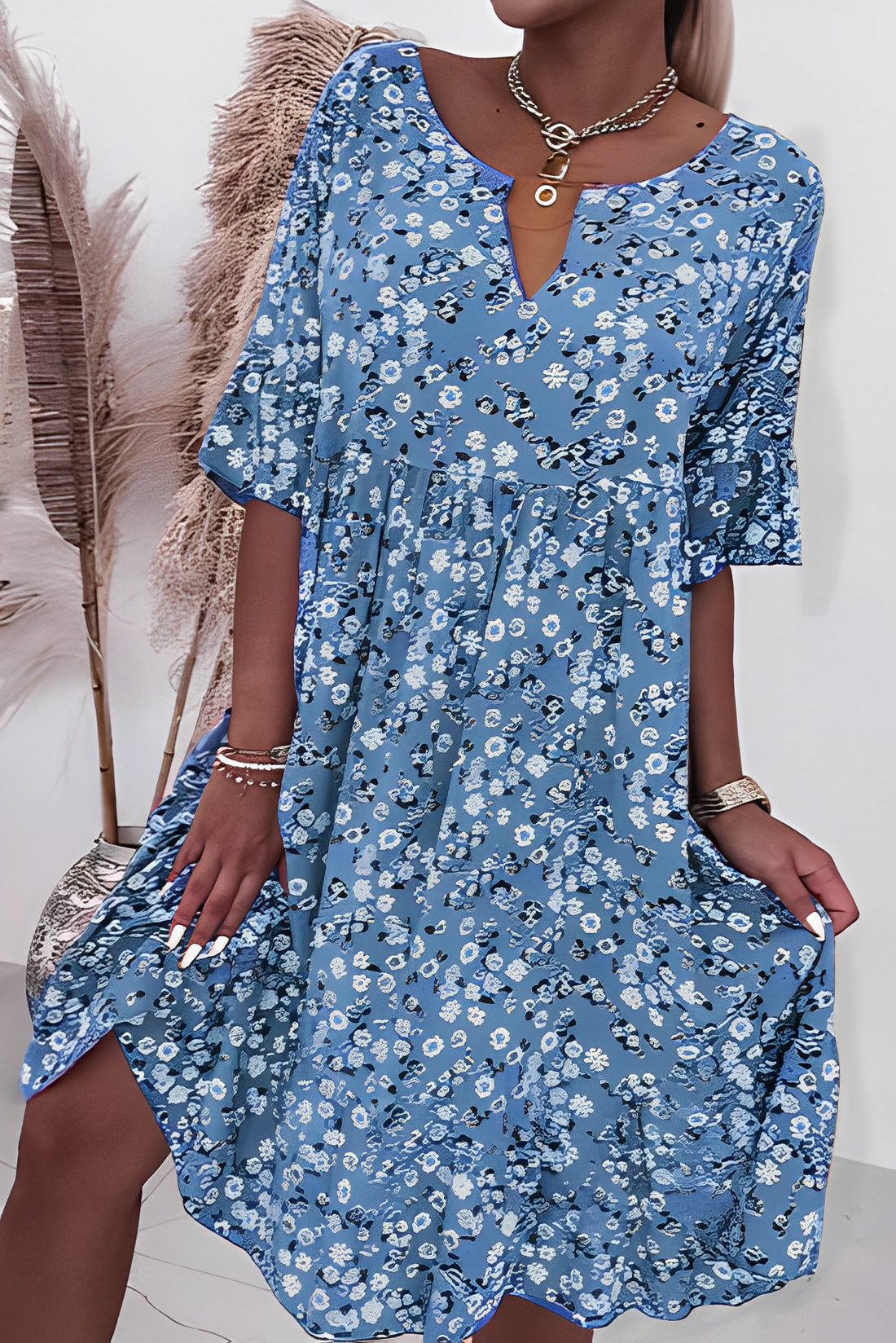 Muriel - Floral Pattern with V-Neck for Women