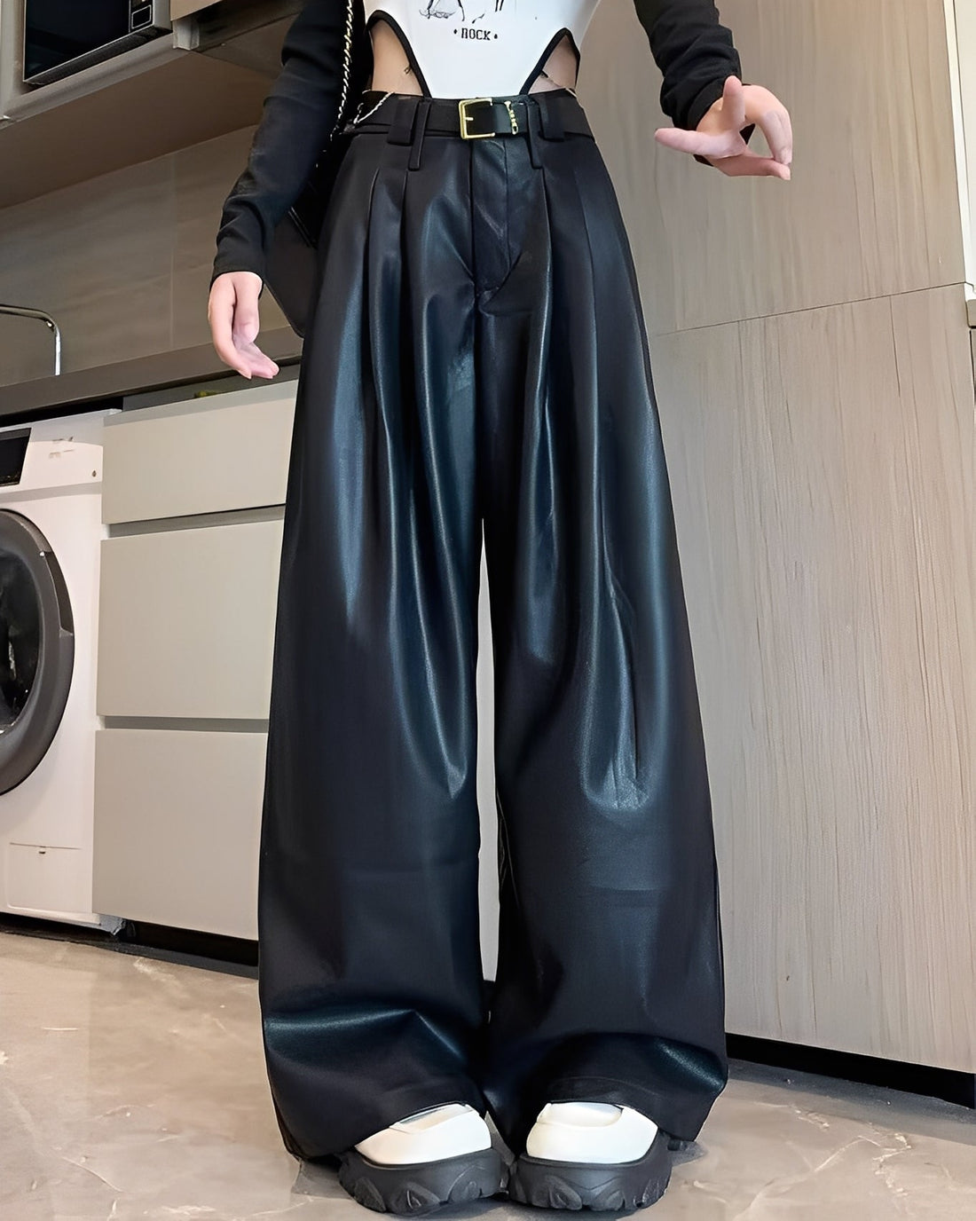 Lora - Classic Leather Pants with High Waist for Women