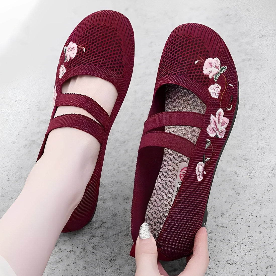 Jazmin - Casual, breathable shoes with embroidery for women