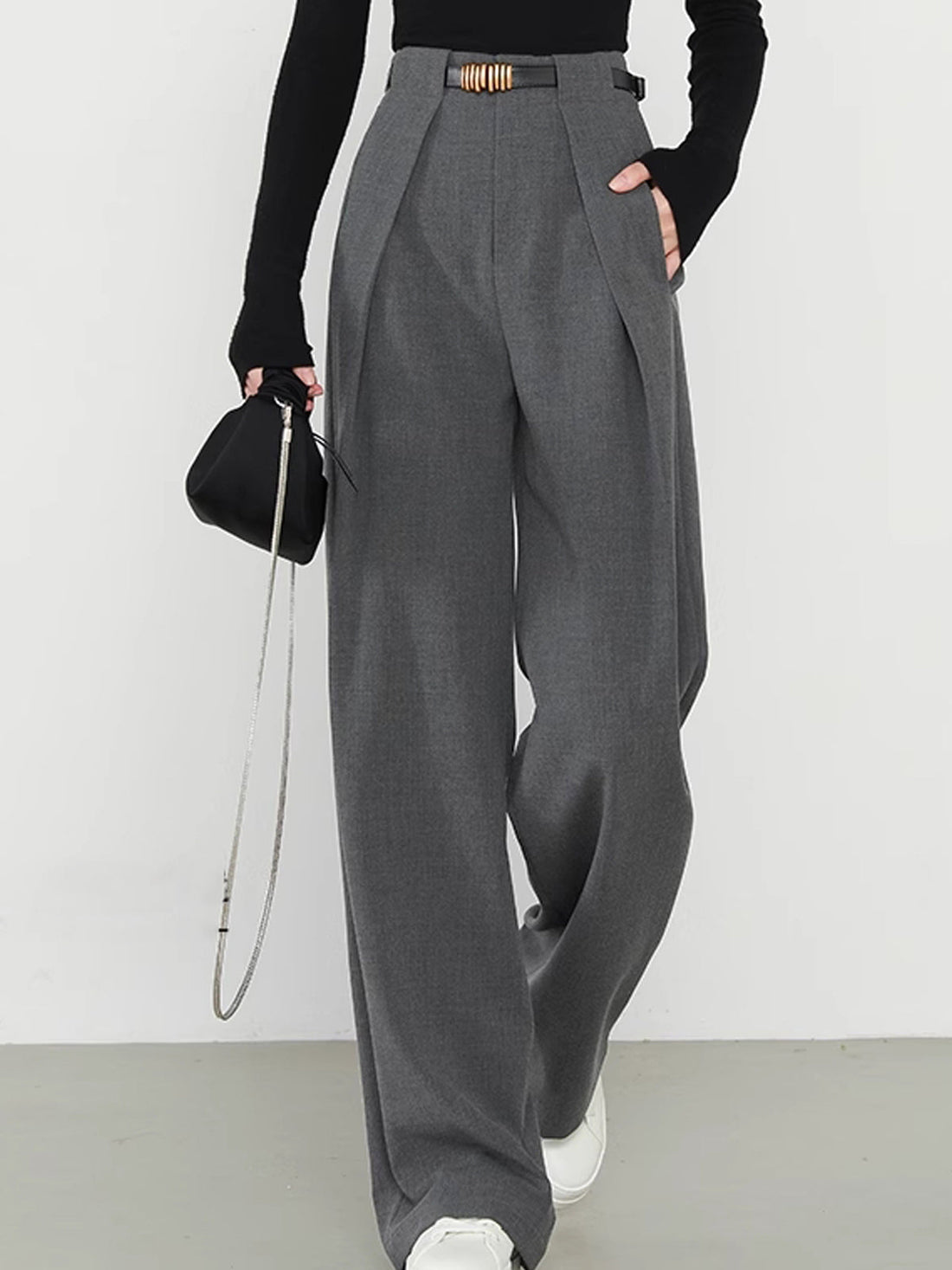 Lina – Straight Pants with Pockets