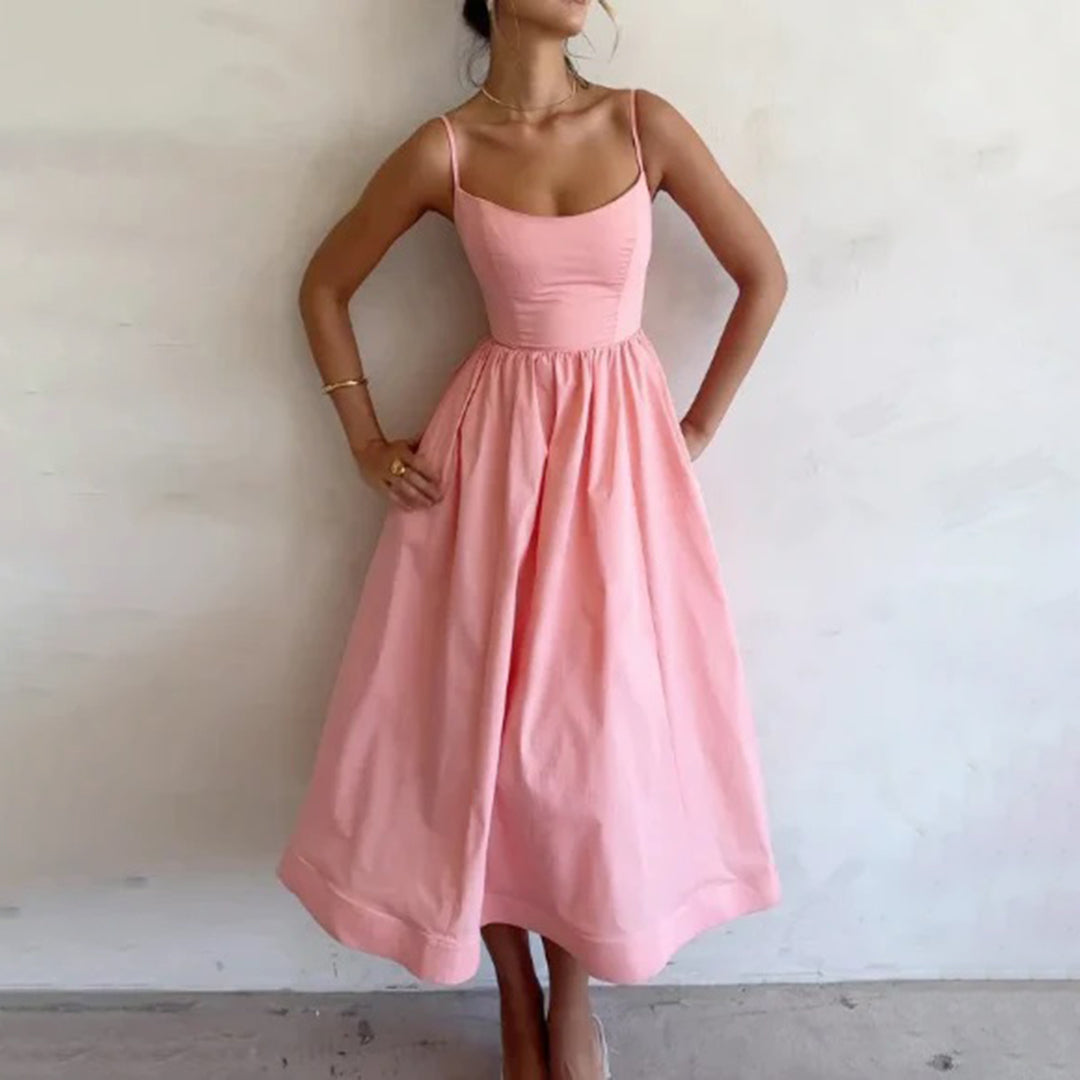 Bailey - Elegant, mid-length outfit