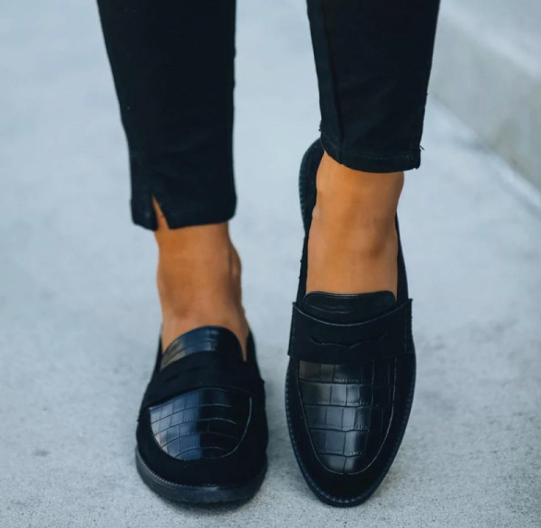Agens - Timeless Black Women Business Shoes