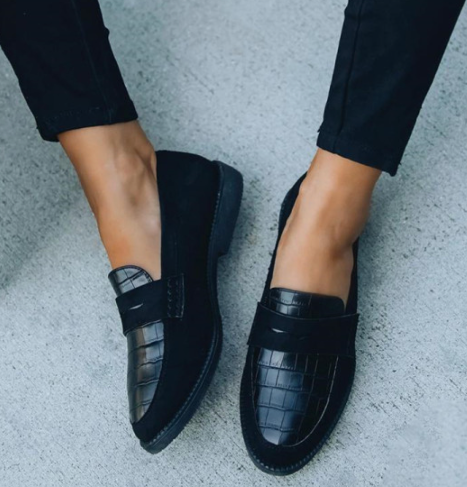 Agens - Timeless Black Women Business Shoes