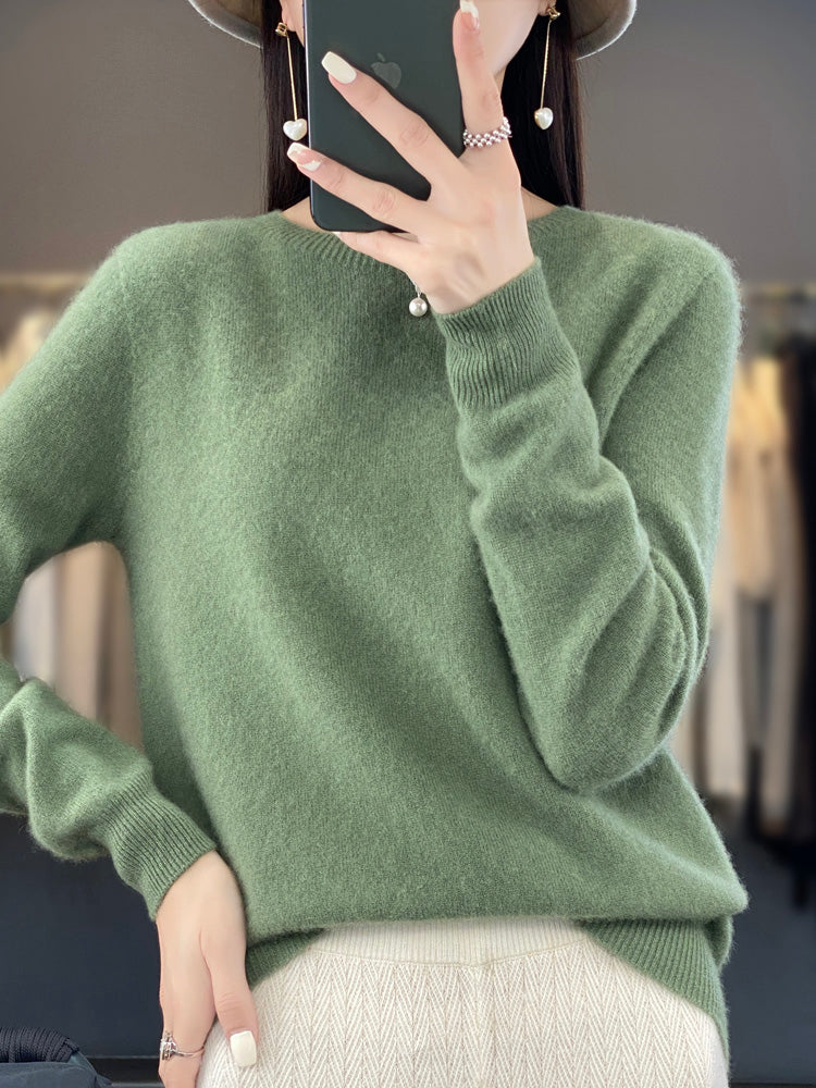 Odelina – Comfortable Sweater for Cool Days